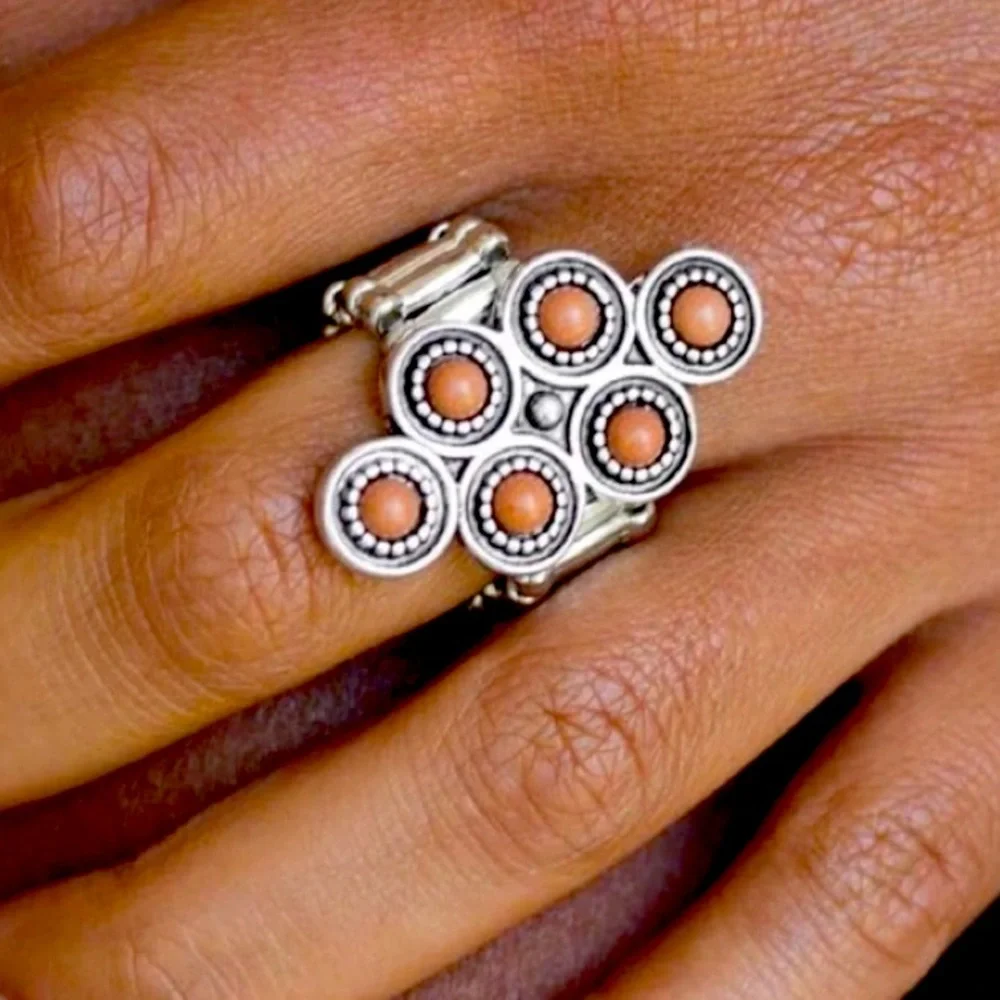 🌟3/$15 🆕NIP: Paparazzi Ring ~ River Rock Rhythm- Brown